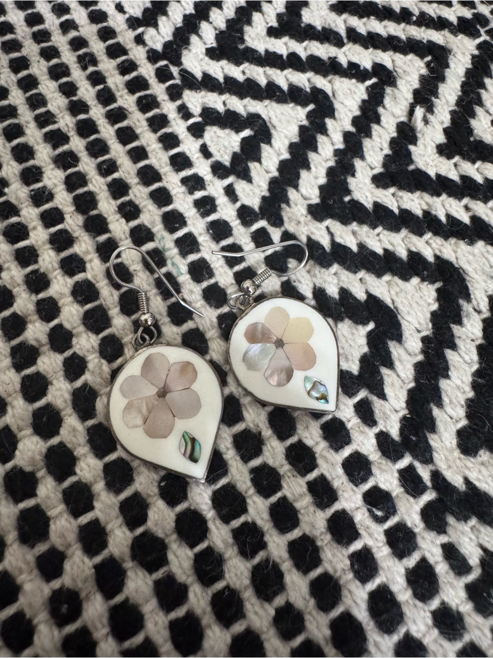 Vintage Alpaca Mexico Mother of Pearl Flower Earrings